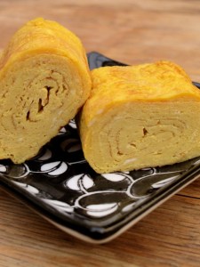 Tamagoyaki 卵焼き (Rolled Omelette)